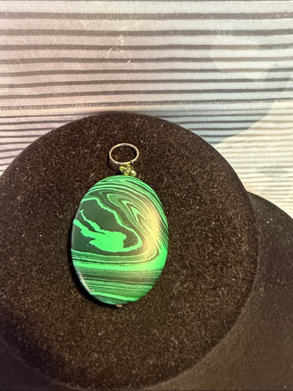 Source Unknown Green Swirl Oval Pendant